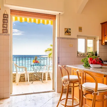 La Casa Di Elvira Apartmán Giardini Naxos