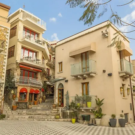 La Casa Di Elvira Giardini Naxos