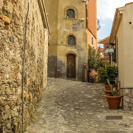 La Casa Di Elvira * جيارديني ناكسوس